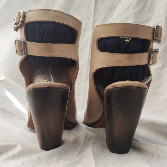 Freebird by Steven Tan Ankle Booties with Elastic Panels - Picture 4 of 6